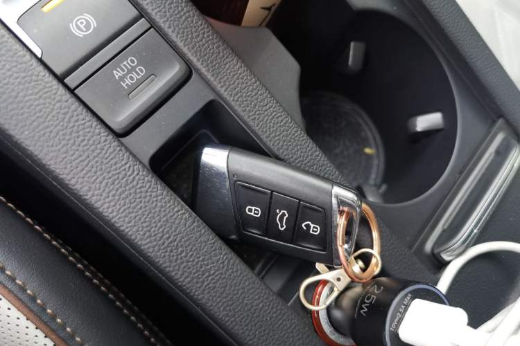 Used Volkswagen Magotan 2023 2 Million Units Commemorative Edition 330TSI DSG Luxury Version Vehicle Key