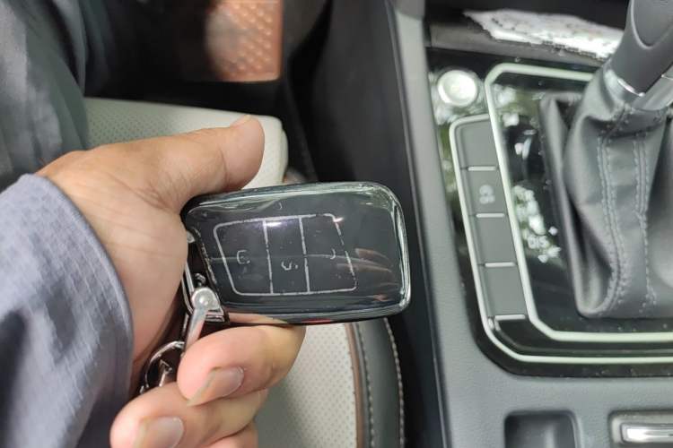 Used Volkswagen Magotan 2023 2 Million Units Commemorative Edition 330TSI DSG Luxury Version Vehicle Key