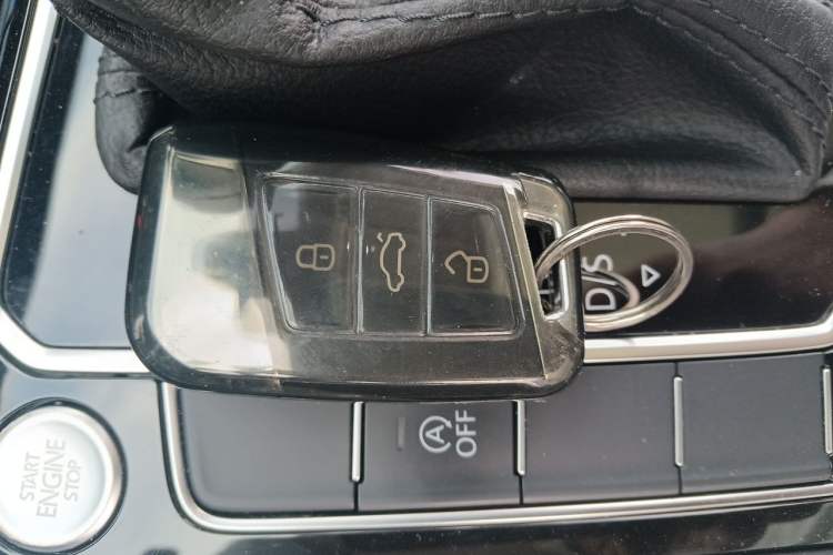 Used Volkswagen Magotan 2023 2 Million Units Commemorative Edition 330TSI DSG Luxury Version Vehicle Key