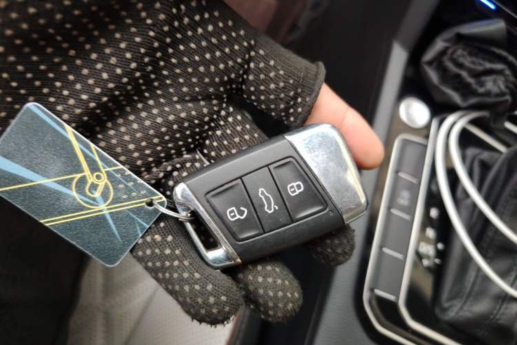 Used Volkswagen Magotan 2023 2 Million Units Commemorative Edition 330TSI DSG Luxury Version Vehicle Key