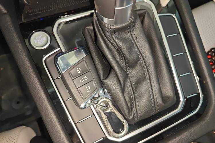 Used Volkswagen Magotan 2023 2 Million Units Limited-Edition 380TSI DSG Flagship Version Vehicle Key