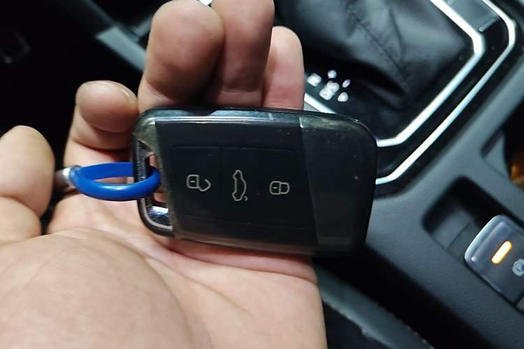 Used Volkswagen Magotan 2023 2 Million Units Commemorative Edition 330TSI DSG Luxury Version Vehicle Key