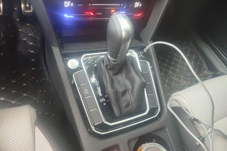 Used Volkswagen Magotan 2023 2 Million Units Commemorative Edition 330TSI DSG Luxury Version Vehicle Key