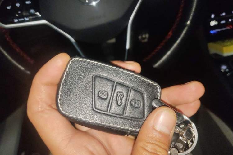 Used Volkswagen Magotan 2023 2 Million Units Commemorative Edition 330TSI DSG Luxury Version Vehicle Key