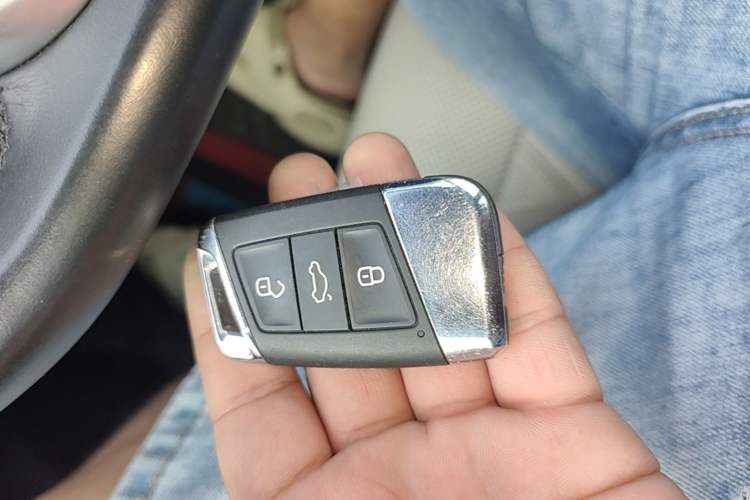 Used Volkswagen Magotan 2023 2 Million Units Commemorative Edition 330TSI DSG Luxury Version Vehicle Key