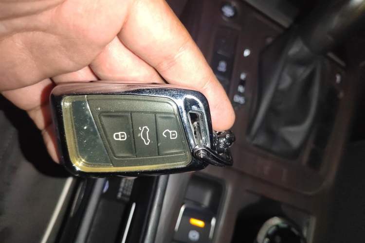Used Volkswagen Magotan 2023 2 Million Units Commemorative Edition 330TSI DSG Luxury Version Vehicle Key
