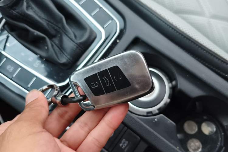 Used Volkswagen Magotan 2023 2 Million Units Commemorative Edition 330TSI DSG Luxury Version Vehicle Key