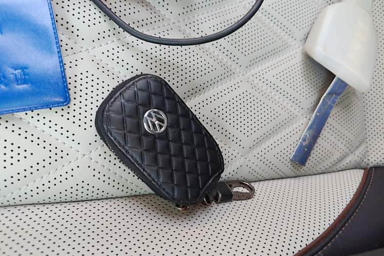 Used Volkswagen Magotan 2023 2 Million Units Commemorative Edition 330TSI DSG Luxury Version Vehicle Key