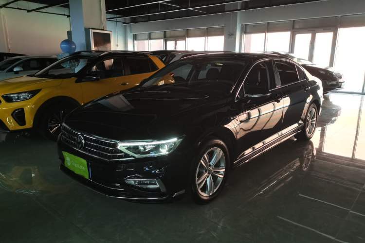 Used Volkswagen Magotan 2023 2 Million Units Limited-Edition 280TSI DSG Comfort Version Guazi used car, China used car export, Used car for sale, Used  cars, Cheapest cars for sale