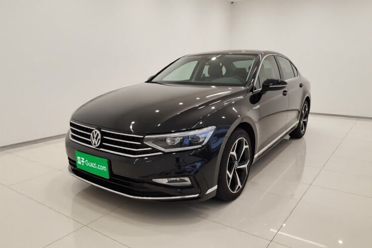 Volkswagen Magotan 2023 2 Million Units Commemorative Edition 330TSI DSG Luxury Version usata Guazi used car, China used car export, Used car for sale, Used cars, Cheapest cars for sale