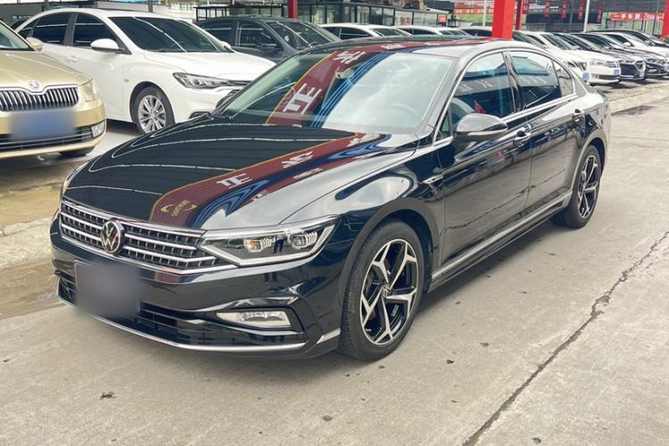 Volkswagen Magotan 2023 2 Million Units Commemorative Edition 330TSI DSG Luxury Version usata Guazi used car, China used car export, Used car for sale, Used cars, Cheapest cars for sale