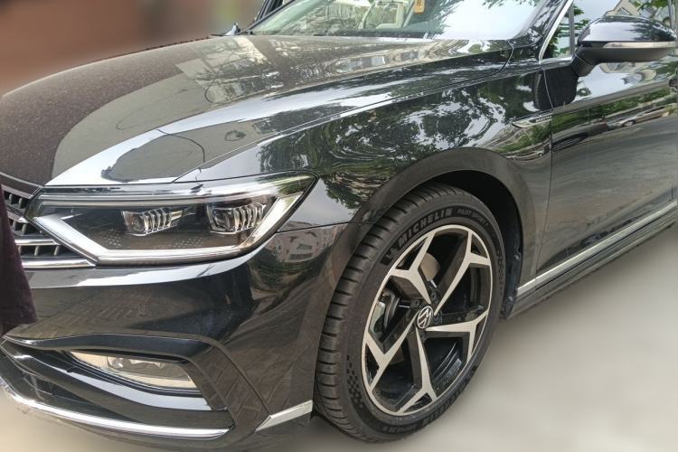 Used Volkswagen Magotan 2023 2 Million Units Commemorative Edition 330TSI DSG Luxury Version Guazi used car, China used car export, Used car for sale, Used  cars, Cheapest cars for sale