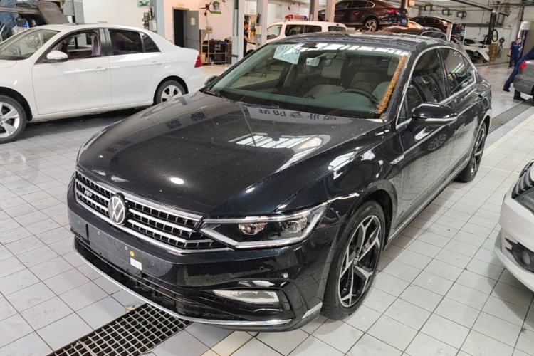 Used Volkswagen Magotan 2023 2 Million Units Commemorative Edition 330TSI DSG Luxury Version Guazi used car, China used car export, Used car for sale, Used cars, Cheapest cars for sale