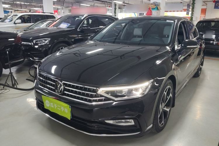Ojetý Volkswagen Magotan 2023 2 Million Units Commemorative Edition 330TSI DSG Luxury Version Guazi used car, China used car export, Used car for sale, Used cars, Cheapest cars for sale