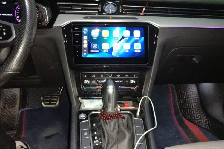 Used Volkswagen Magotan 2023 2 Million Units Commemorative Edition 330TSI DSG Luxury Version Audio And AC Panel