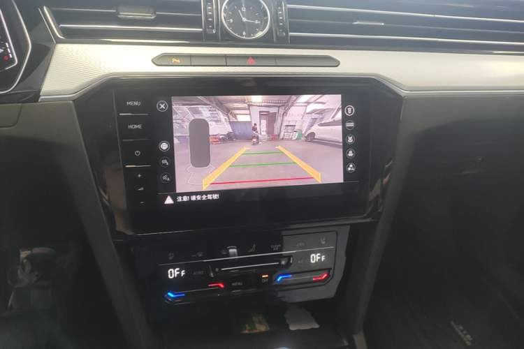 Used Volkswagen Magotan 2023 2 Million Units Commemorative Edition 330TSI DSG Luxury Version Audio And AC Panel