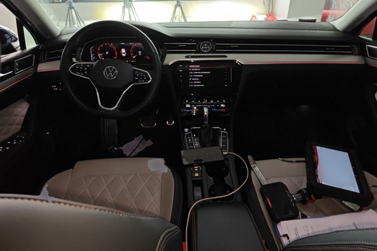 Used Volkswagen Magotan 2023 2 Million Units Commemorative Edition 330TSI DSG Luxury Version Center Console