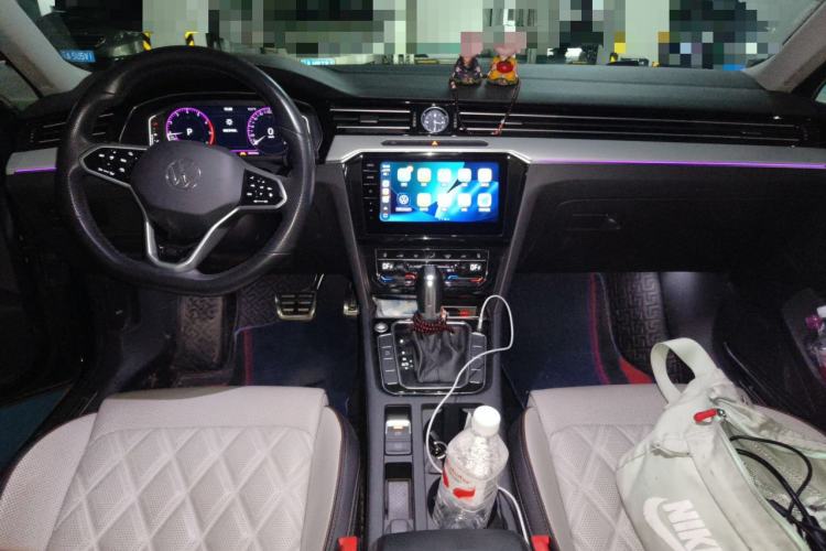 Used Volkswagen Magotan 2023 2 Million Units Commemorative Edition 330TSI DSG Luxury Version Center Console