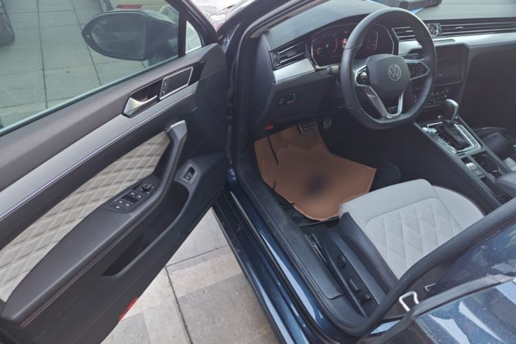 Used Volkswagen Magotan 2023 2 Million Units Commemorative Edition 330TSI DSG Luxury Version Driver Seat