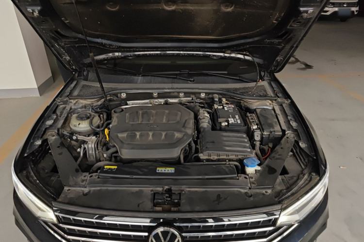 Used Volkswagen Magotan 2023 2 Million Units Commemorative Edition 330TSI DSG Luxury Version Engine Bay
