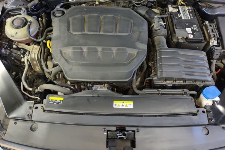 Used Volkswagen Magotan 2023 2 Million Units Commemorative Edition 330TSI DSG Luxury Version Engine Bay