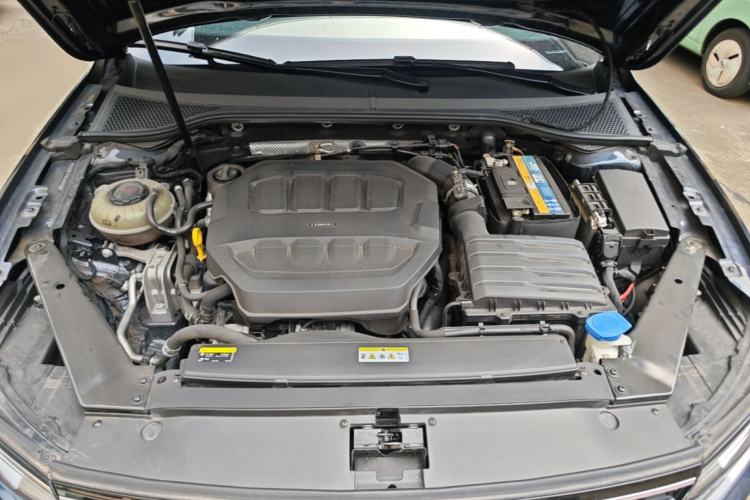 Used Volkswagen Magotan 2023 2 Million Units Commemorative Edition 330TSI DSG Luxury Version Engine Bay