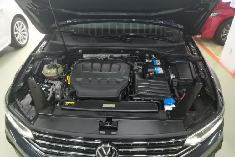 Used Volkswagen Magotan 2023 2 Million Units Commemorative Edition 330TSI DSG Luxury Version Engine Bay