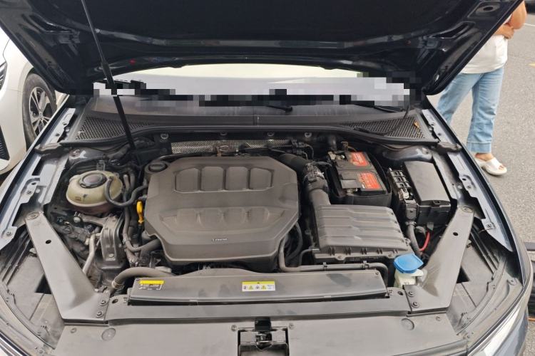 Used Volkswagen Magotan 2023 2 Million Units Commemorative Edition 330TSI DSG Luxury Version Engine Bay
