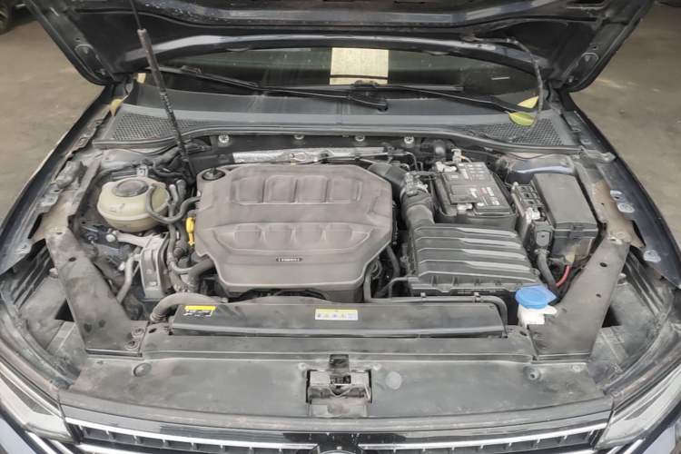 Used Volkswagen Magotan 2023 2 Million Units Commemorative Edition 330TSI DSG Luxury Version Engine Bay