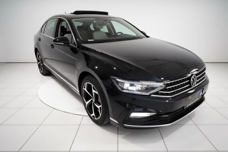 Used Volkswagen Magotan 2023 2 Million Units Commemorative Edition 330TSI DSG Luxury Version Exterior 1