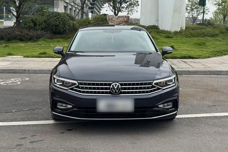 Used Volkswagen Magotan 2023 2 Million Units Limited Edition 330TSI DSG Leading Version Exterior 1