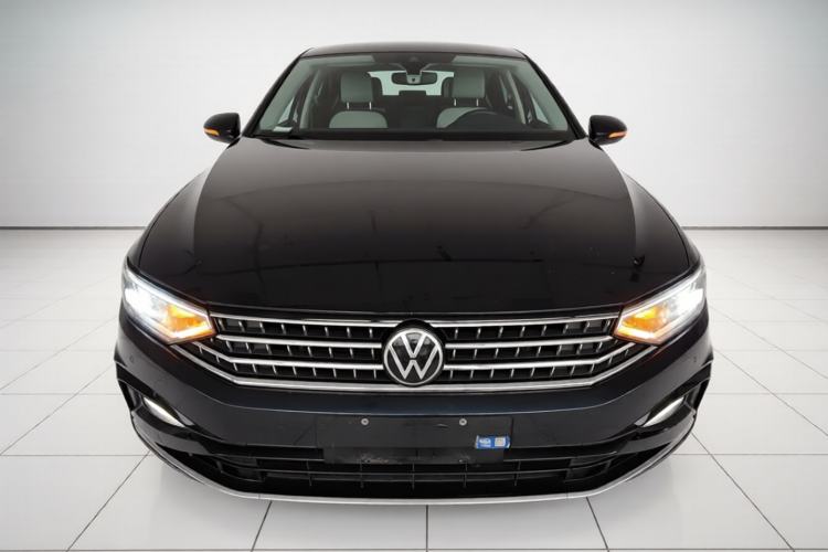 Used Volkswagen Magotan 2023 2 Million Units Commemorative Edition 330TSI DSG Luxury Version Front