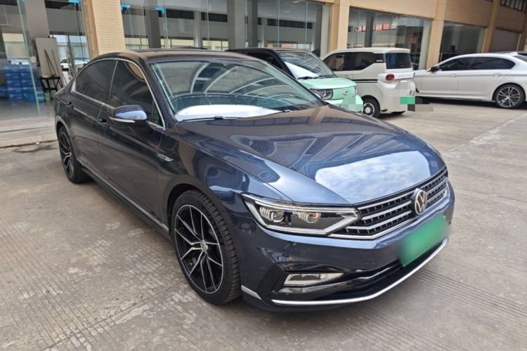 Used Volkswagen Magotan 2023 2 Million Units Commemorative Edition 330TSI DSG Luxury Version Front Right 45 Deg