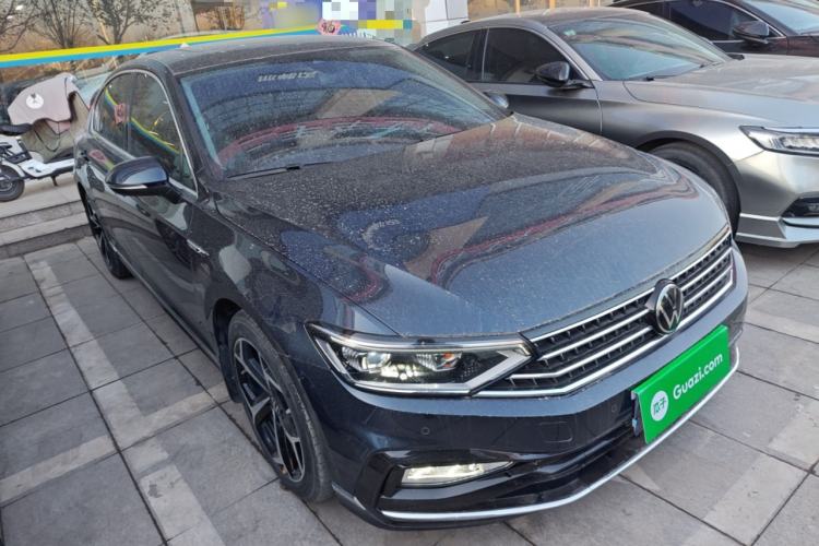 Used Volkswagen Magotan 2023 2 Million Units Commemorative Edition 330TSI DSG Luxury Version Front Right 45 Deg