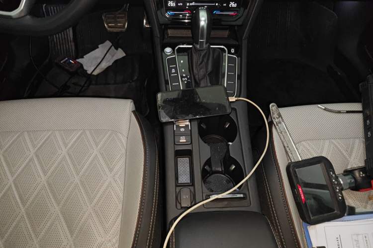 Used Volkswagen Magotan 2023 2 Million Units Commemorative Edition 330TSI DSG Luxury Version Gear Lever