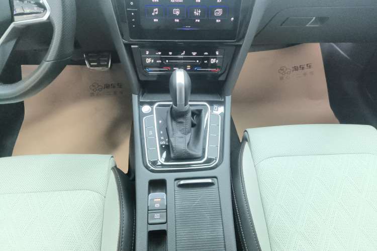 Used Volkswagen Magotan 2023 2 Million Units Commemorative Edition 330TSI DSG Luxury Version Gear Lever