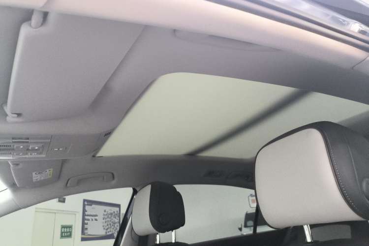 Used Volkswagen Magotan 2023 2 Million Units Commemorative Edition 330TSI DSG Luxury Version Headliner