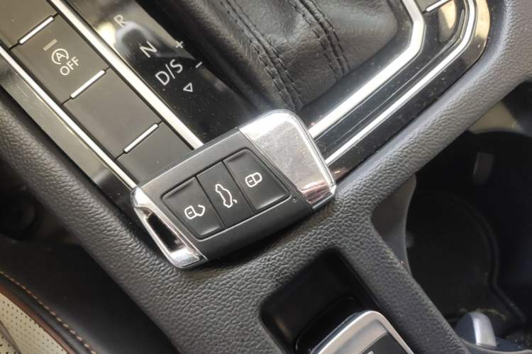 Used Volkswagen Magotan 2023 2 Million Units Commemorative Edition 330TSI DSG Luxury Version Interior 1