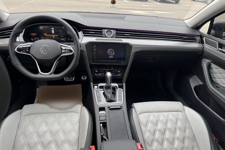 Used Volkswagen Magotan 2023 2 Million Units Limited Edition 330TSI DSG Leading Version Interior 1
