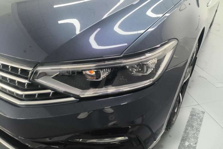 Used Volkswagen Magotan 2023 2 Million Units Commemorative Edition 330TSI DSG Luxury Version Left Front Headlight