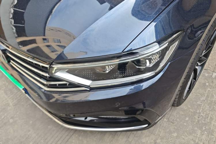 Used Volkswagen Magotan 2023 2 Million Units Commemorative Edition 330TSI DSG Luxury Version Left Front Headlight