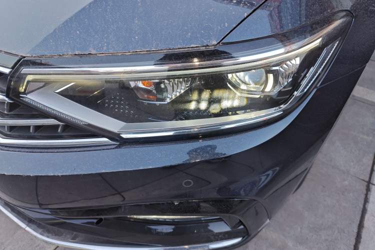 Used Volkswagen Magotan 2023 2 Million Units Commemorative Edition 330TSI DSG Luxury Version Left Front Headlight