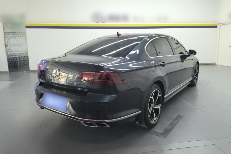 Used Volkswagen Magotan 2023 2 Million Units Commemorative Edition 330TSI DSG Luxury Version Rear Right 45 Deg