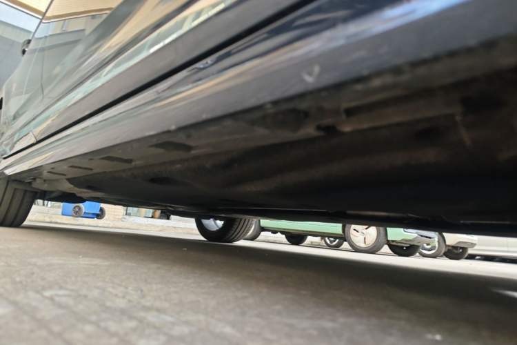 Used Volkswagen Magotan 2023 2 Million Units Commemorative Edition 330TSI DSG Luxury Version Right Side Sill