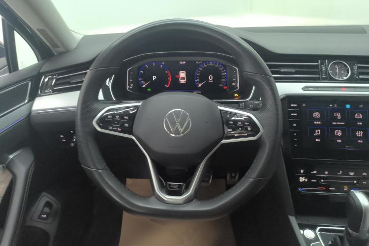 Used Volkswagen Magotan 2023 2 Million Units Commemorative Edition 330TSI DSG Luxury Version Steering Wheel