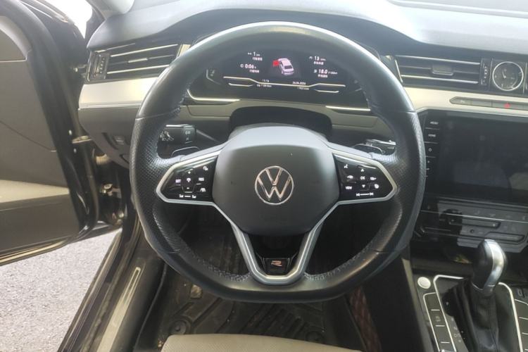 Used Volkswagen Magotan 2023 2 Million Units Commemorative Edition 330TSI DSG Luxury Version Steering Wheel