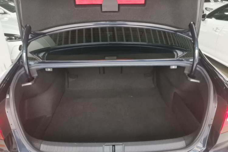 Used Volkswagen Magotan 2023 2 Million Units Commemorative Edition 330TSI DSG Luxury Version Trunk
