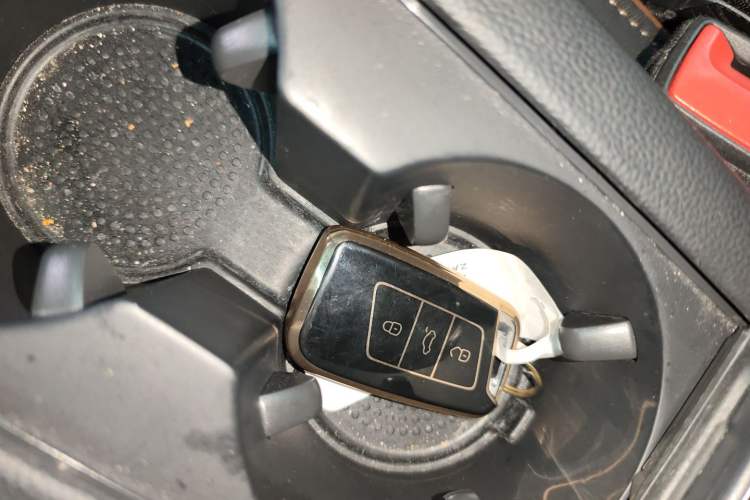 Used Volkswagen Magotan 2023 2 Million Units Commemorative Edition 330TSI DSG Luxury Version Vehicle Key