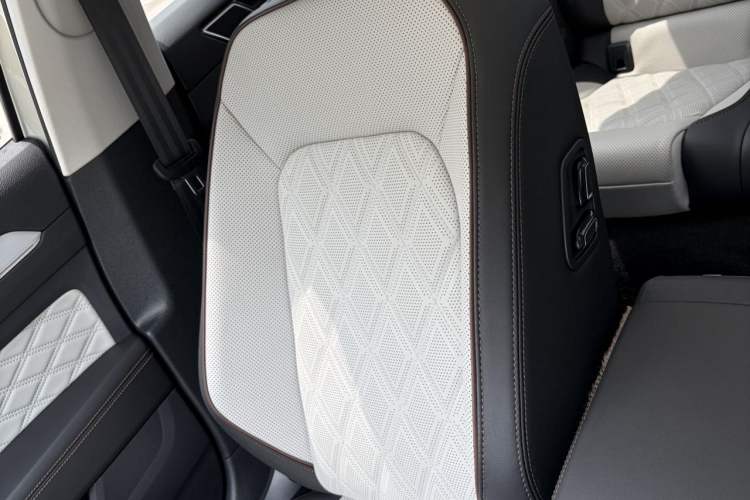 Used Volkswagen Magotan 2023 2 Million Units Commemorative Edition 330TSI DSG Luxury Version Interior 7