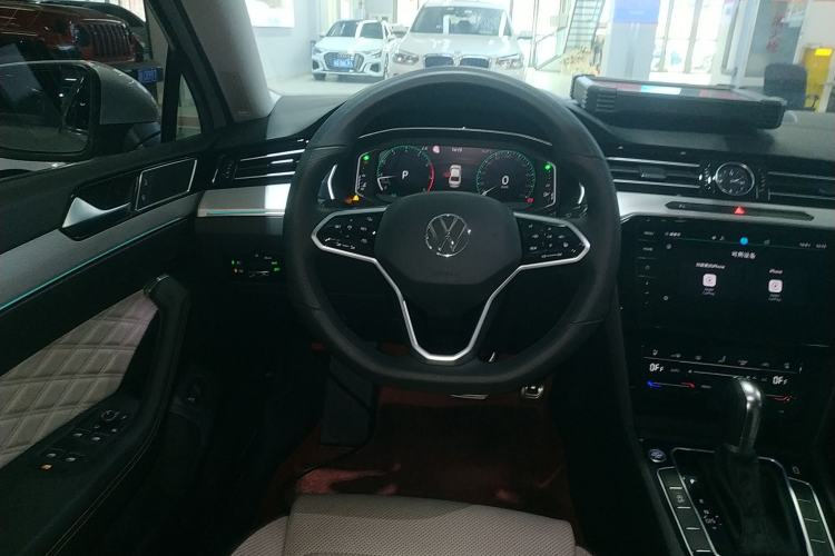 Used Volkswagen Magotan 2023 2 Million Units Commemorative Edition 330TSI DSG Luxury Version Steering Wheel